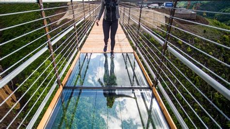 SkyBridge Gatlinburg now open in Tennessee - how to cross the bridge