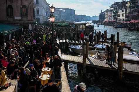 Tourist hotspot Venice avoids Unesco world heritage downgrade | The Straits Times