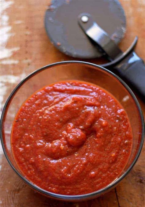 Homemade Pizza Sauce (5-Minute Recipe)