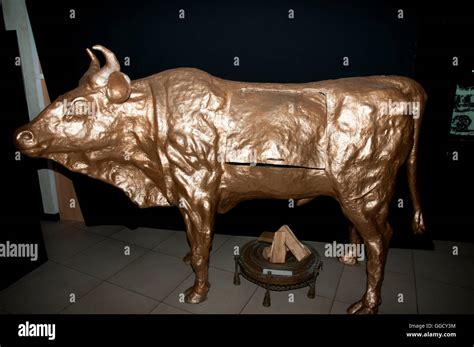 Brazen Bull Torture Device Stock Photo: 113381400 - Alamy