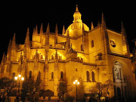 Segovia Cathedral - The Complete Guide [+best viewpoints]