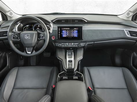 2021 Honda Clarity Plug-In Hybrid - Specs, Prices, MPG, Range, Reviews ...