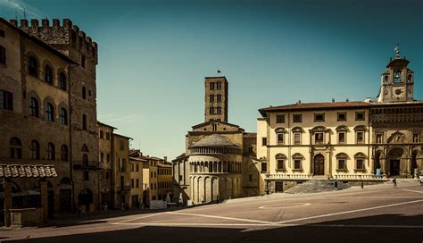 Arezzo on Behance