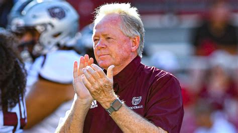 Razorbacks letting Bobby Petrino's return twist while raising money ...