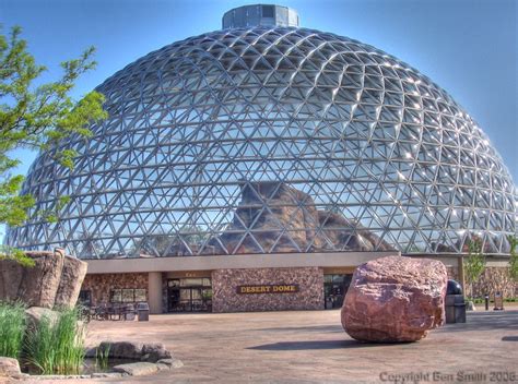 Omaha Zoo's Desert Dome - a photo on Flickriver