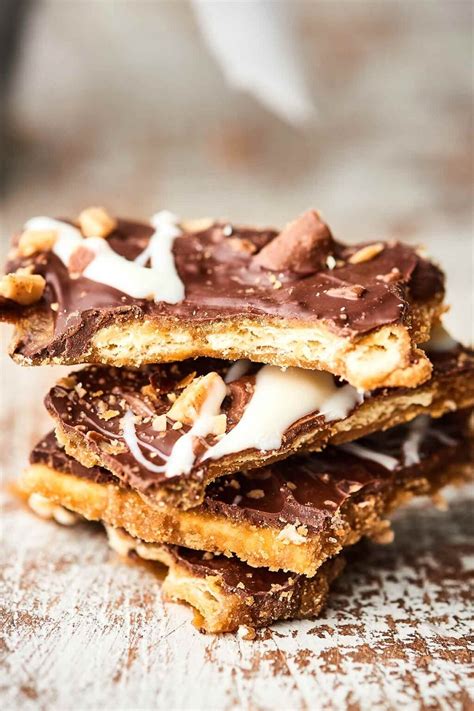 Christmas Crack Recipe - Saltine Cracker Toffee Candy