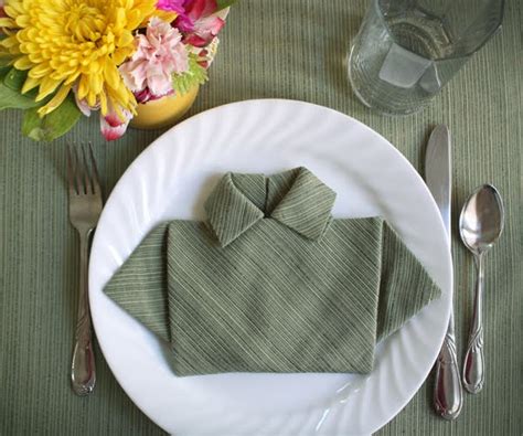 Fold a napkin shirt for Father's Day | How About Orange