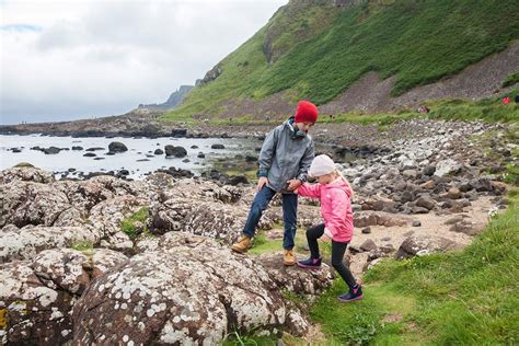 Hiking With Kids :: Giant’s Causeway #familytravel #hikingwithkids #Ireland #UnitedKingdom # ...