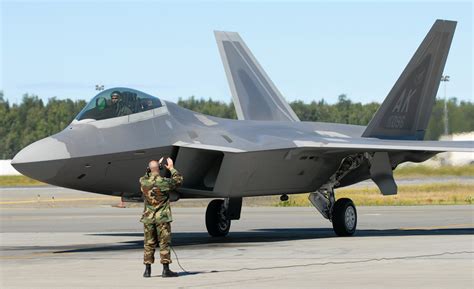 F 22 Raptor Side View