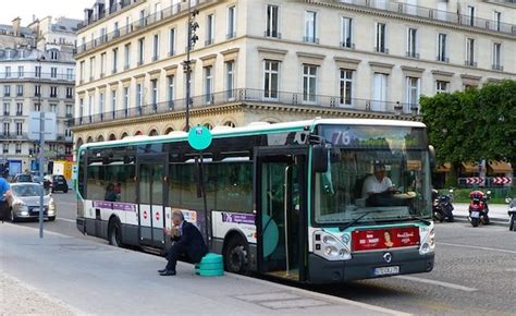 Paris: 7 public buses that are great for cheapo sightseeing | EuroCheapo