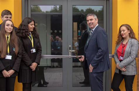 Look: Ash Green School opens its brand new building - CoventryLive