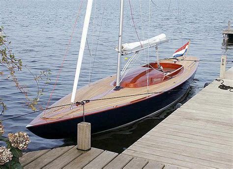 One-design sailboat / sport keelboat / classic / open transom - VINTAGE ...