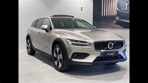 Volvo V60 Cross Country | Model 2023 | NEW colour 736 Bright Dusk Metallic | B5 Mild-Hybrid ...