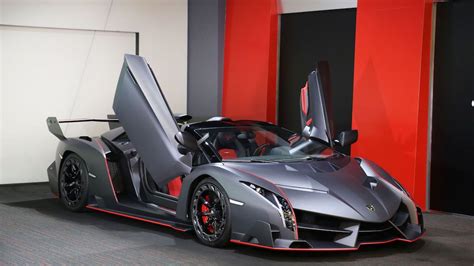 Lamborghini Veneno Prototype - Driven by Cars