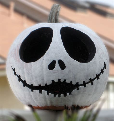 Jack Skellington Pumpkin | Halloween pumpkins painted, Halloween centerpiece, Pumpkin halloween ...