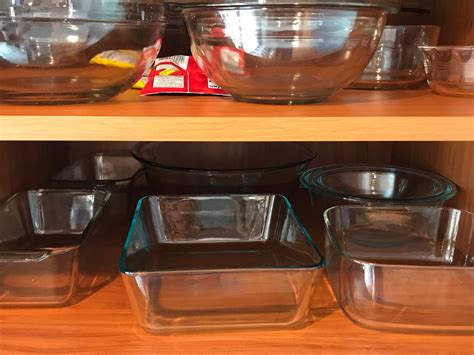 2 Shelves Of Various Glass Pyrex Baking Pans Bakeware