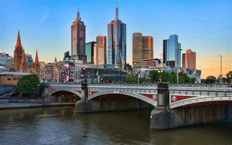 Melbourne Skyline: Stunning HD Wallpaper of Australia's Urban Landscape