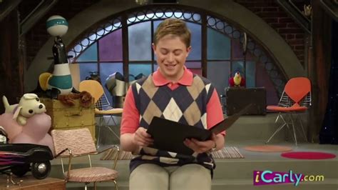 My Pescatarian Princess - Nevel Papperman - icarly.com - YouTube