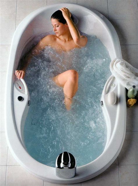 ROSE WOOD FURNITURE: jacuzzi bathtubs