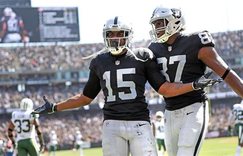 Michael Crabtree propels Raiders to easy win over Jets