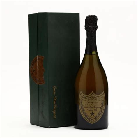 Moet et Chandon Champagne - Vintage 1982 (Lot 8085 - Fine WineDec 1, 2022, 12:00pm)