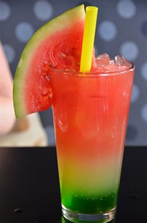 17 Fruity Alcoholic Drink Recipes to Try ... | Recettes de boissons, Boisson alcoolisee, Cuisine ...