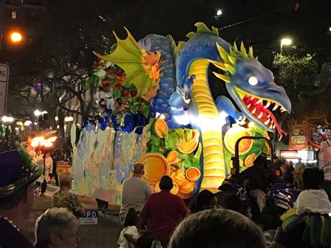 Floats & Parades | Mardi Gras New Orleans