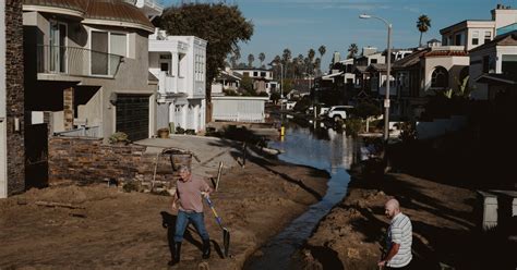 Giant Waves Close Out California’s Remarkable Year of Weather Phenomena ...