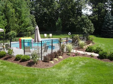 Pool Landscaping Ideas For Privacy