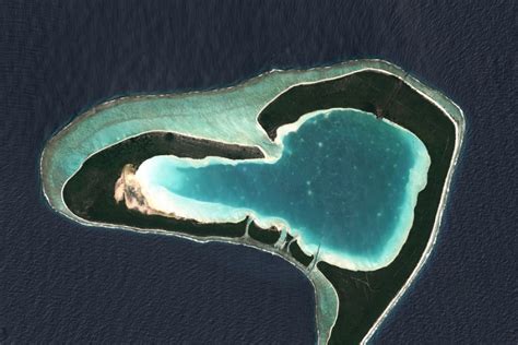 Heart-Shaped Islands around the World | Farenexus.com