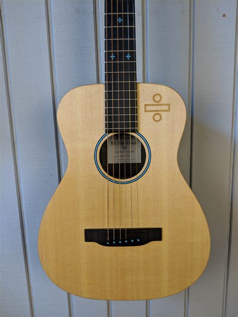 Martin Ed Sheeran 3 Divide Signature Edition Little Martin Acoustic-El – Ish Guitars