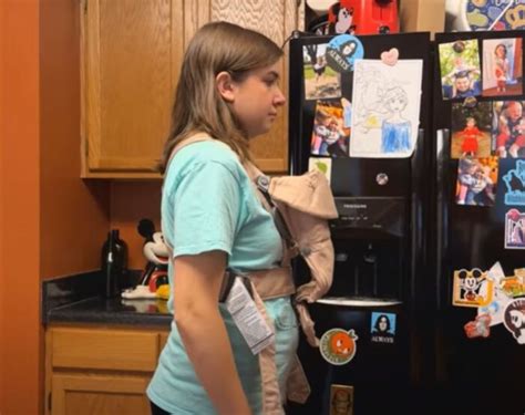 BabyBjorn vs Ergobaby Baby Carrier Comparison - Kid Travel