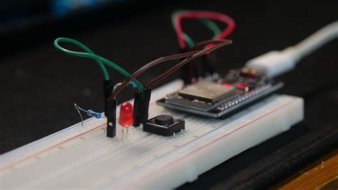 [ESP32] Controlling LED Using Push Button | by Rayhan M Pramanda | Medium