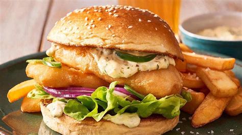 Crispy Fish Burger with Jalapeños Tartare Sauce Recipe