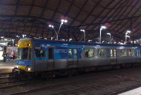 Comeng train in Metro livery | Daniel Bowen | Flickr