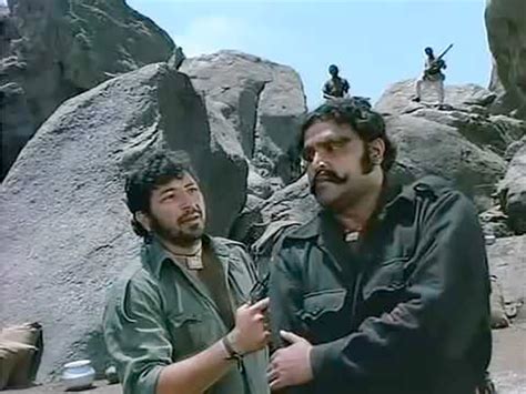 Sholay Bollywood Movie Online - enterfreesoft