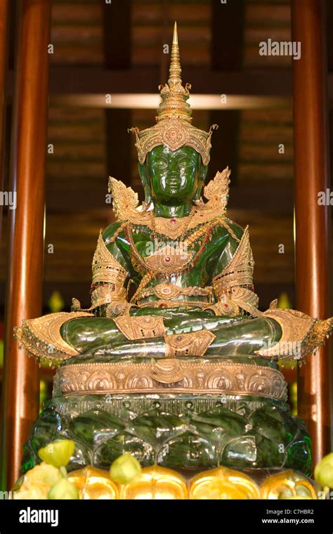 jade buddha statue in chiang rai temple, thailand Stock Photo - Alamy