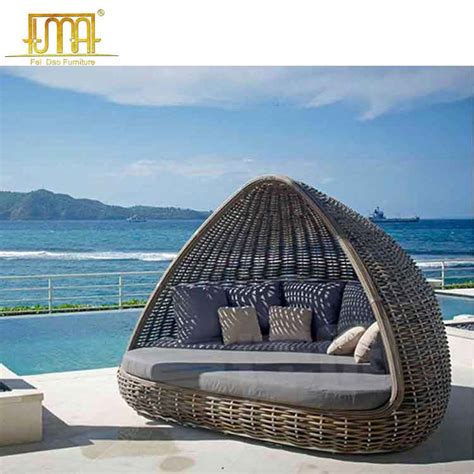 Rattan Canopy Daybed With Washable Cushions - Feidao