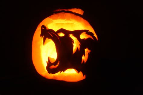 Werewolf pumpkin | Pumpkin carving, Pumpkin carving patterns, Halloween stencils