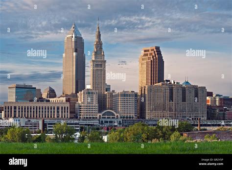 Cleveland. Image of Cleveland downtown skyline at sunset Stock Photo - Alamy