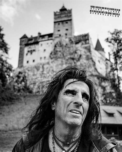 HOLLYWOOD VAMPIRES VISIT DRACULAS CASTLE IN ROMANIA | Alice Cooper