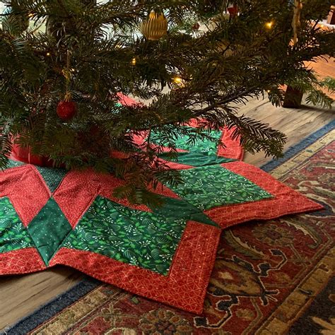 Christmas Tree Skirt Pattern from Jordan Fabrics » Helen's Closet Patterns