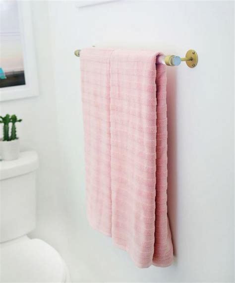 Lucite DIY Towel Bar | DIYIdeaCenter.com