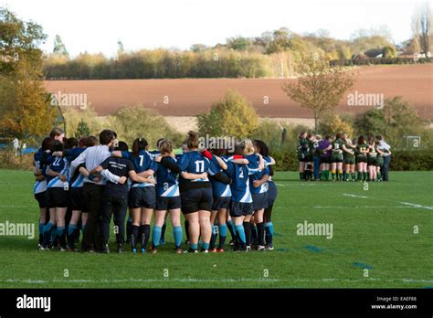 Womens rugby huddle hi-res stock photography and images - Alamy