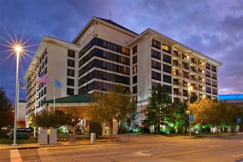 Hotels Downtown OKC with Two-Bedroom Suites | Courtyard Oklahoma City ...