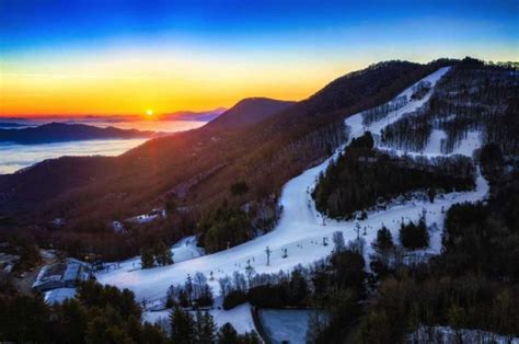 6 BEST NORTH CAROLINA SKI RESORTS: WE'VE GOT THE DEETS SO YOU CAN PICK ...