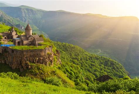 Top 20+ Best Places To Visit In Armenia This Autumn | Travelwings Blog