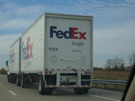File:Fedex truck.jpg - Wikimedia Commons