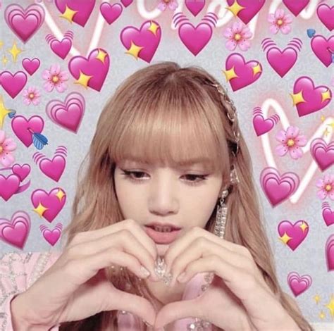 blackpink lisa heart meme