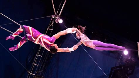 The Big Apple Circus: the Flying Cortes Trapeze!!! - YouTube